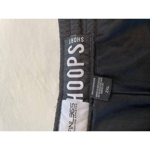 HOOPS 2XL Black Red Stripe Shorts - Picture 4 of 5